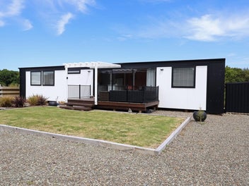 Near New Holiday Home