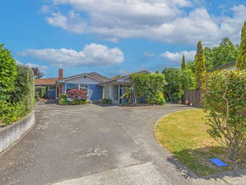 Hokowhitu cul-de-sac - quarter acre section!