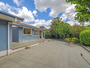 Hokowhitu cul-de-sac - quarter acre section!