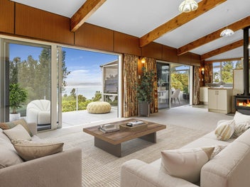 Blank Canvas on Kamahi