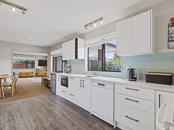 Spacious, Private And Close to Everything!