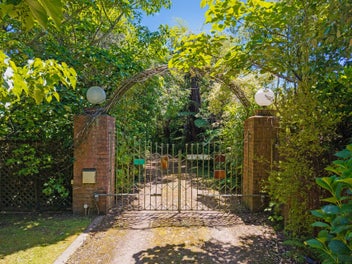 Where Serenity, Space & Stunning Views Live as One