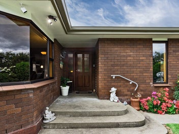 Low-maintenance living with space and comfort