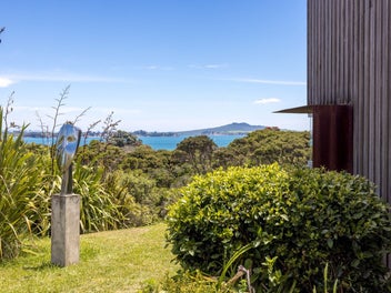 Lifestyle at Cable Bay