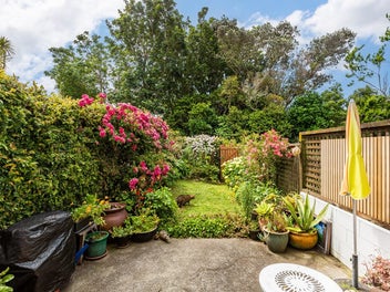 CITY-END KARORI LIVING WITH SUN AND STYLE