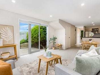 Sunny, Stylish & Seriously Easy Living!