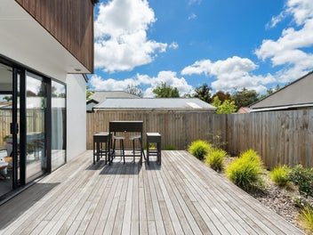 Motivated Vendor – Prime Location