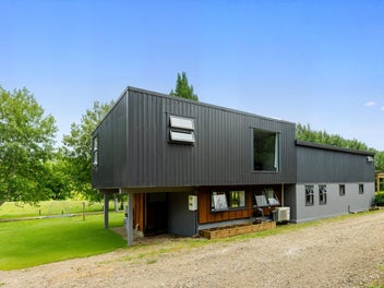 A way of life: river, bush, paddocks & home