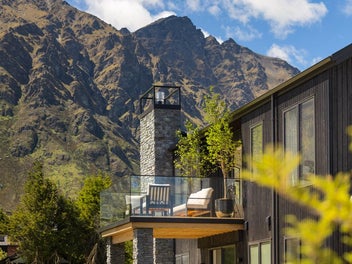 Your Ideal Dual-Income Queenstown Residence