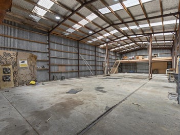 One Bedroom Cottage with a MASSIVE BARN