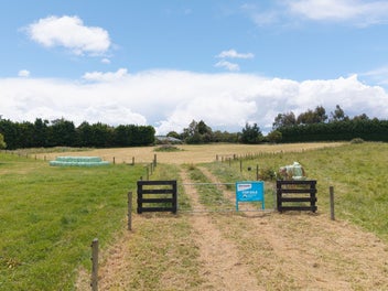 Prime 0.7881ha Flat Section - Services at the Gate