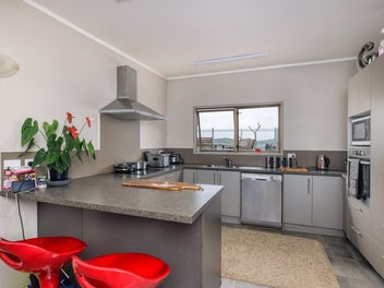 Coastal Investment Gem in the Heart of Paihia