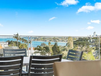 ELEVATED COASTAL LUXURY - CASTOR BAY