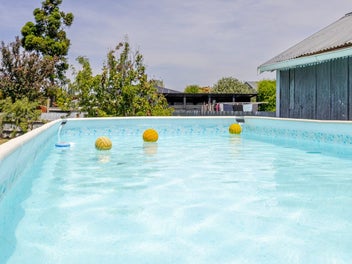 Four Bed- Owners off to Oz!