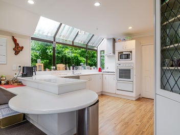 Absentee Landlord Says SELL!!