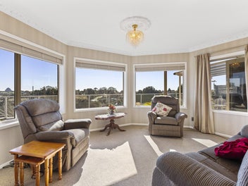 SPACE, STYLE & SMART LIVING IN HURDON