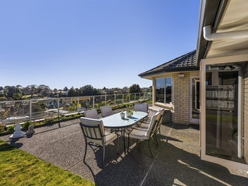 SPACE, STYLE & SMART LIVING IN HURDON