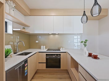 Contemporary Duplex - Space, Style & Convenience