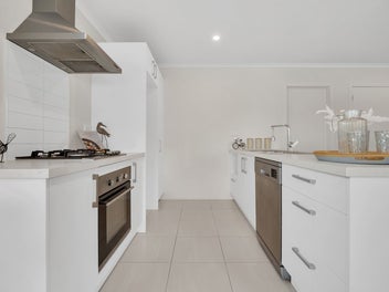 Spacious Home, Te Totara Zone, Patio & Greenhouse