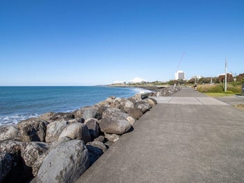 INNER CITY EASE AND LIFESTYLE