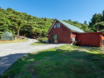 Live-While-You-Build at Lake Tarawera