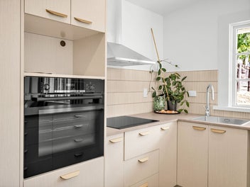 Bright, Beautiful & Ready for the new owner