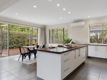 Effortless living in Acacia Bay