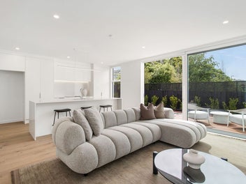 2 Left! Master Downstairs! Garage & Park