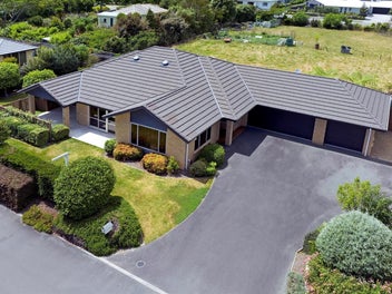 SUPERIOR HOME IN A SOUGHT AFTER LOCATION