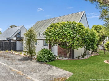 A Home With Shape, Style and Serious Appeal