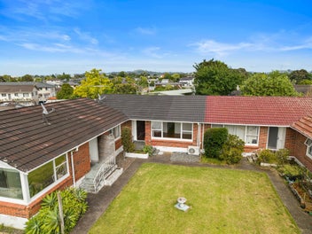 Sunny Brick Unit in Mt Wellington