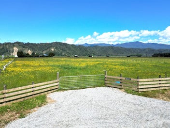 THE BEST OF TOWN AND COUNTRY