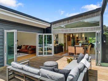 SOVEREIGN POSITION MEETS LIFESTYLE