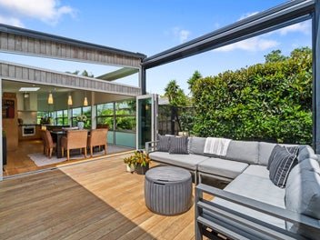 SOVEREIGN POSITION MEETS LIFESTYLE