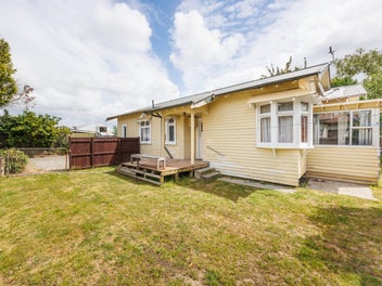 Walk to Town, Opportunity is Knocking