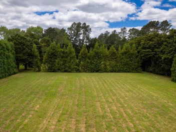 Beautiful lifestyle land with large shed