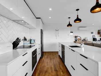 4 Bed 2 bath Super Easy Living