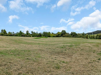 Country Lifestyle, City Close