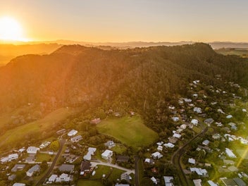 Rare offering in Hahei