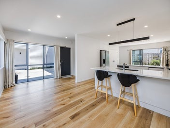 Modern 3-Bed Gem in Prime Pakuranga