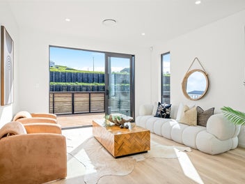 Immaculate New Build with Room for Everyone!