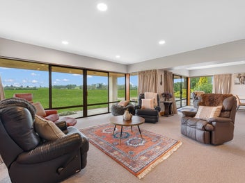 Rural Living At It's Best!