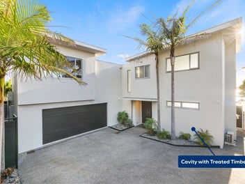 Panoramic Waterfront Living