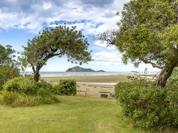 Beachfront bliss with bonus space