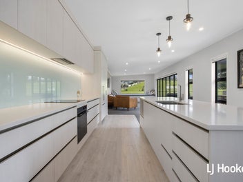 Room to Relax, Space to Play, Beach So Close