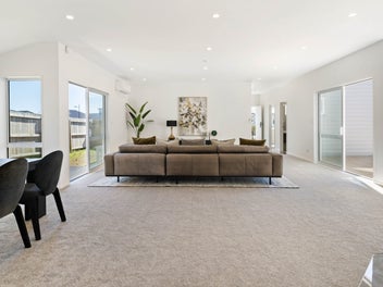 Contemporary Comfort Meets Coastal Lifestyle