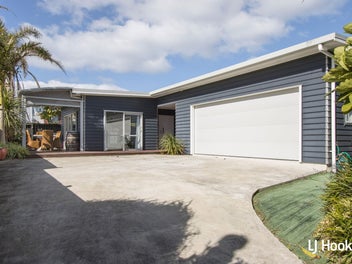 Beachside Comfort Without the Work