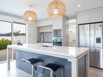 Luxury Living - Boat & Campervan Parking