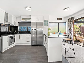 Private Stand-Alone on Ellerslie Border