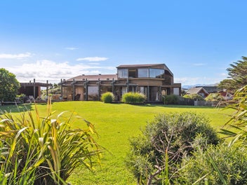Prime Kapiti Beachfront: Exceptional Opportunity